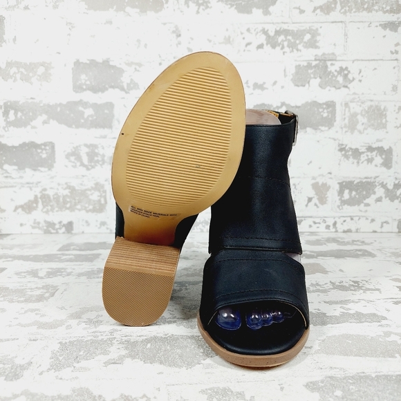 NEW DV Dolce Vita Brista Black Leather Block Heel Sandals A881 - Picture 7 of 11